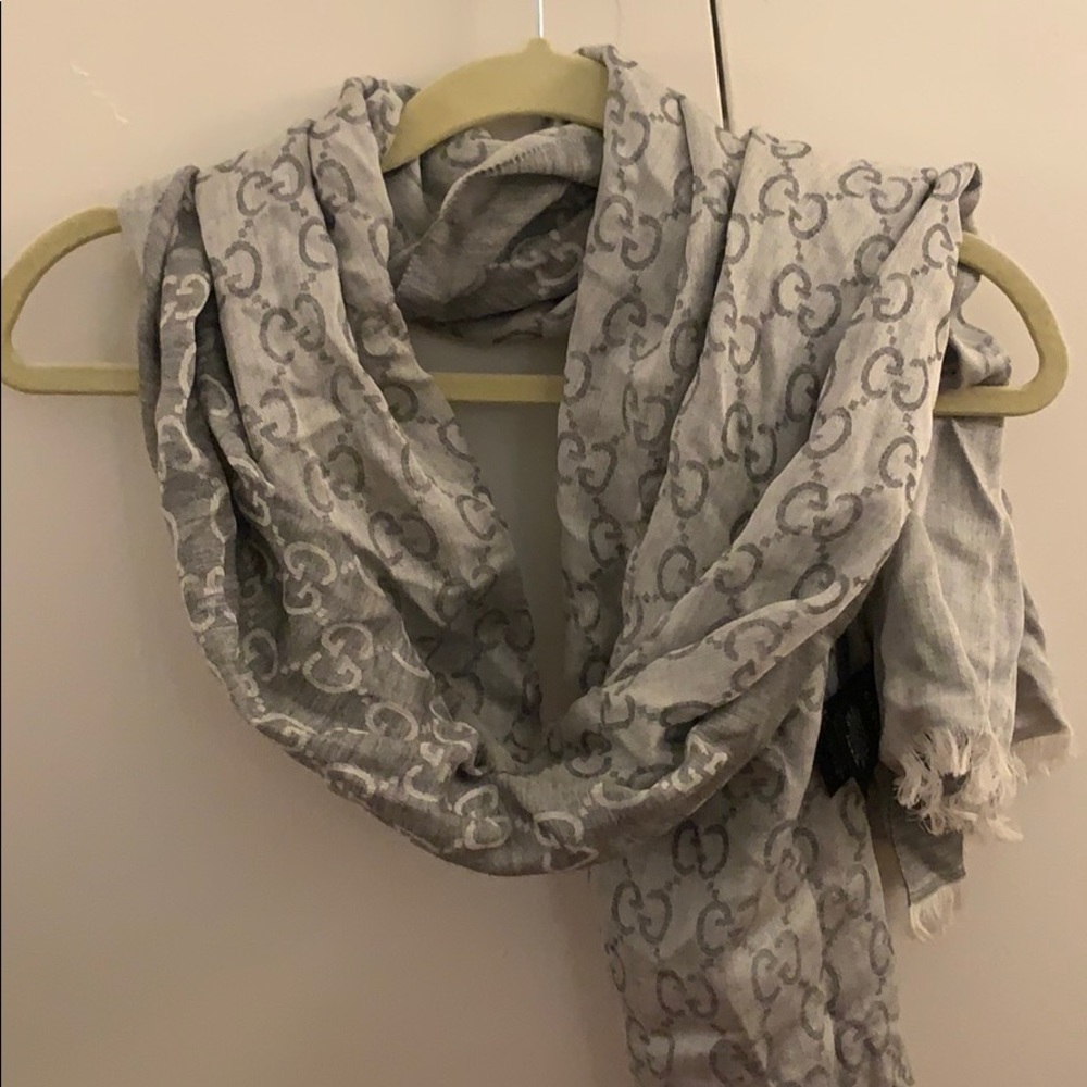 Gucci scarf